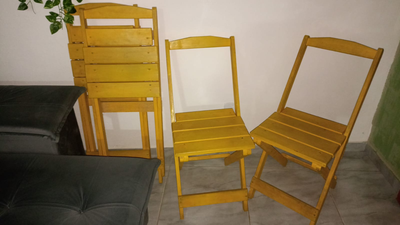 Cadeiras de pinus